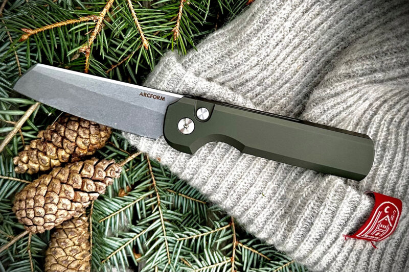 Classic Steel Finds Perfect Match in Modern Design: Arcform Slimfoot Automatic Knife Review