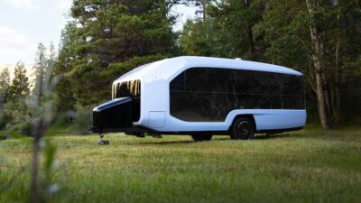 Pebble Flow Electric Camper Trailer: Self-Propelled, Remote-Controlled Parking